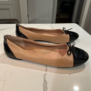 Born B.O.C Concept Flats - Patent Leather - Beige and Black - Women Size 9.5